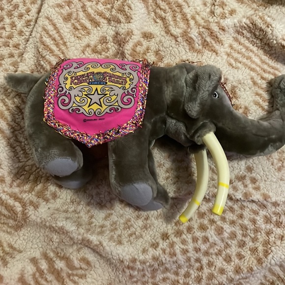 Ringling Bros Barnum Bailey Vintage Circus Elephant - Picture 4 of 10